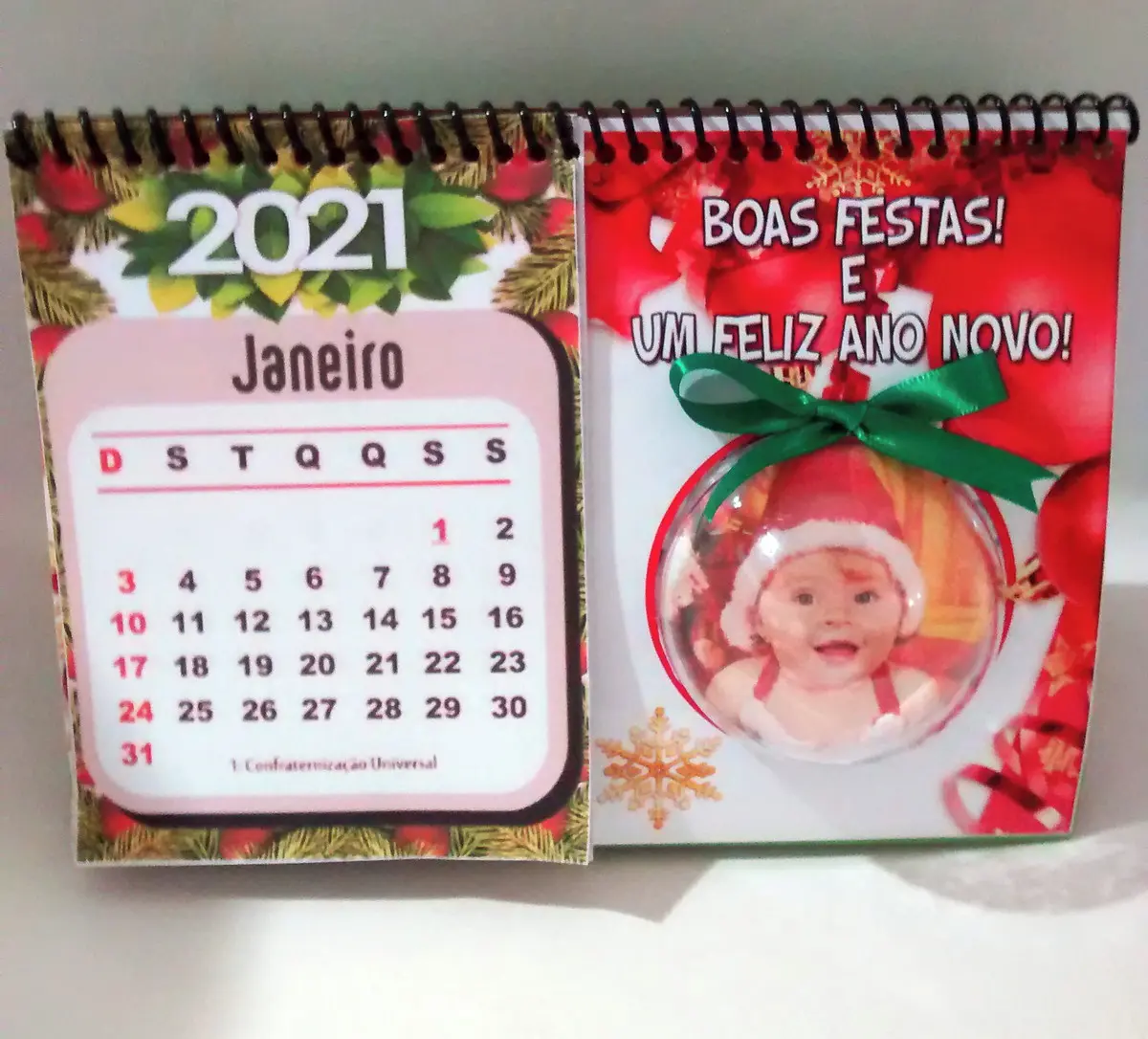 calendario-de-mesa-com-bolinha-de-natal-calendario.webp